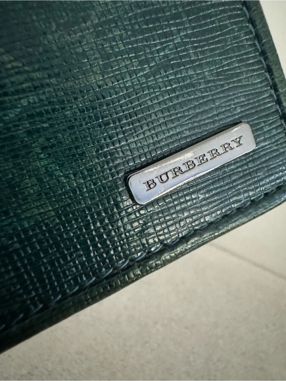 BURBERRY Vintage Dark Green Leather Bifold Wallet Made in Italy EUC - Picture 2 of 9